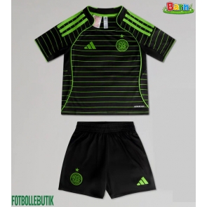 Celtic Bortaställ Barn 2025-26 Kortärmad (+ Korta byxor)